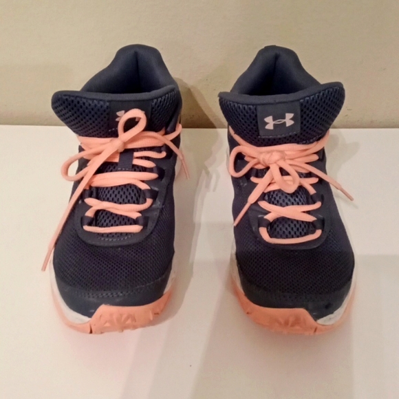 Under Armour Grey Blue with Peach Sneakers Size 5Y - Picture 2 of 6